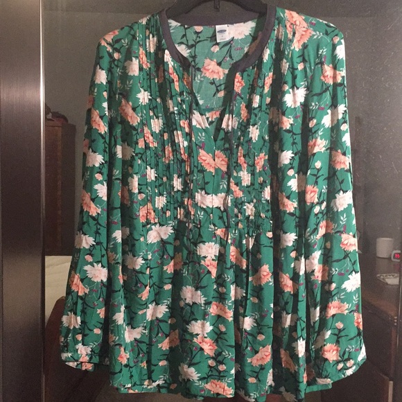 Old Navy Tops - Long sleeve blouse